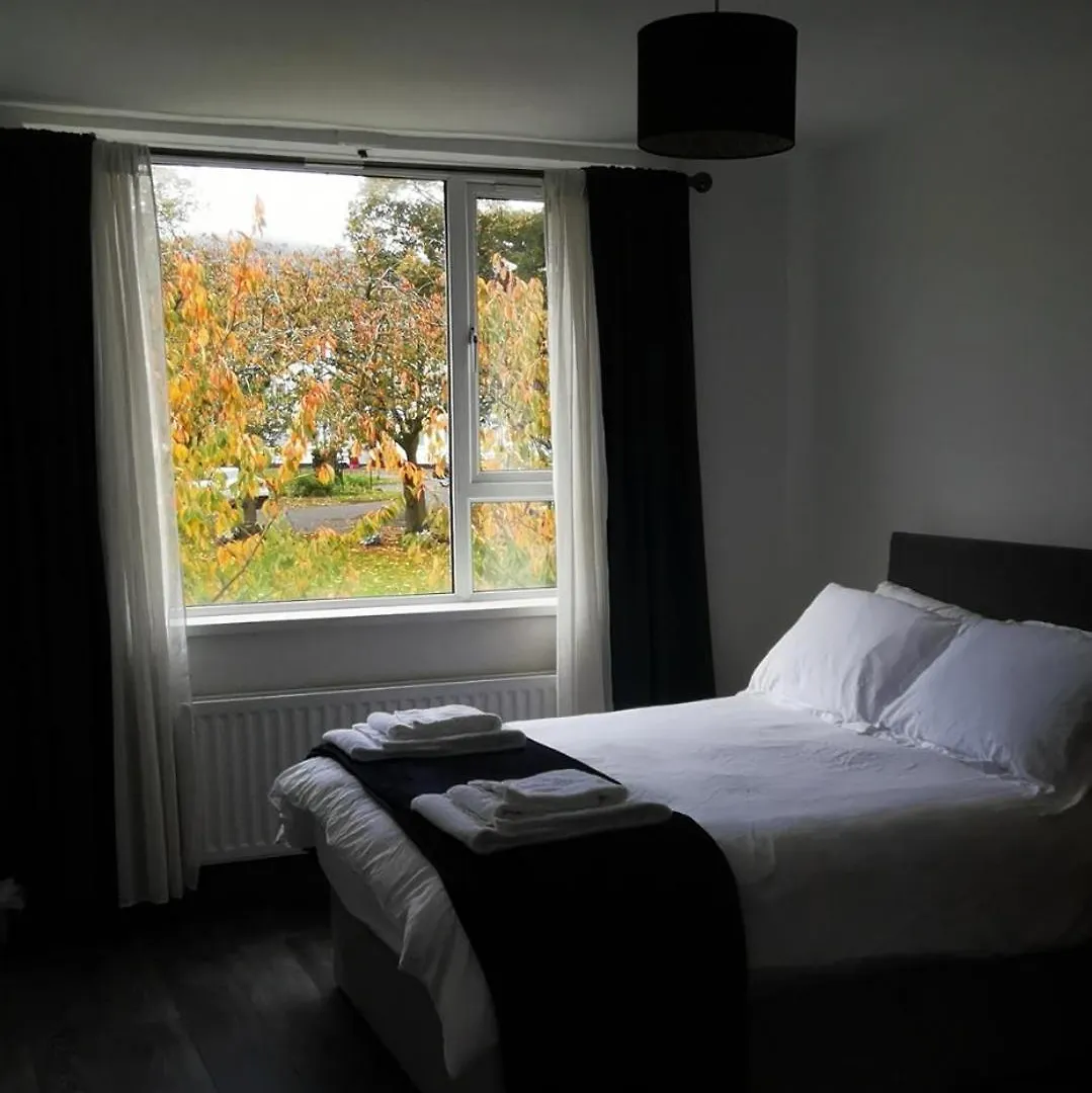 Apartment Entire 1 Bed Spacious Apartment, Private Balcony & Study Room Near City Whitehouse